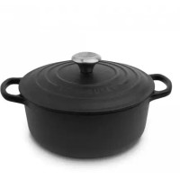 Кастрюля LE CREUSET Signature 4,2 л, чёрный матовый Кастрюля LE CREUSET Signature 4,2 л, чёрный матовый